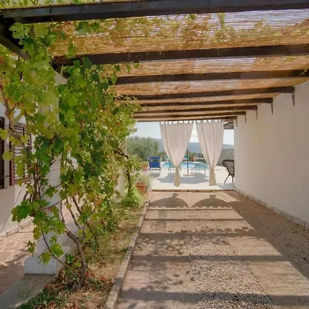Olive Tree Mit Schwimmbad By Interhome 別荘 Kornić
