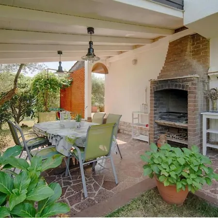 Olive Tree Mit Schwimmbad By Interhome 別荘 *