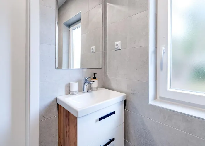 Case de vacanță Olive Tree Mit Schwimmbad By Interhome Kornić