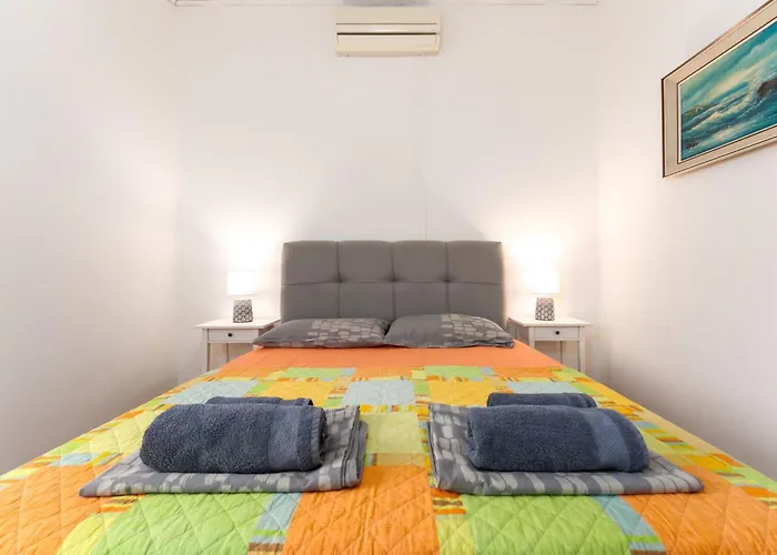 Olive Tree Mit Schwimmbad By Interhome Nyaraló